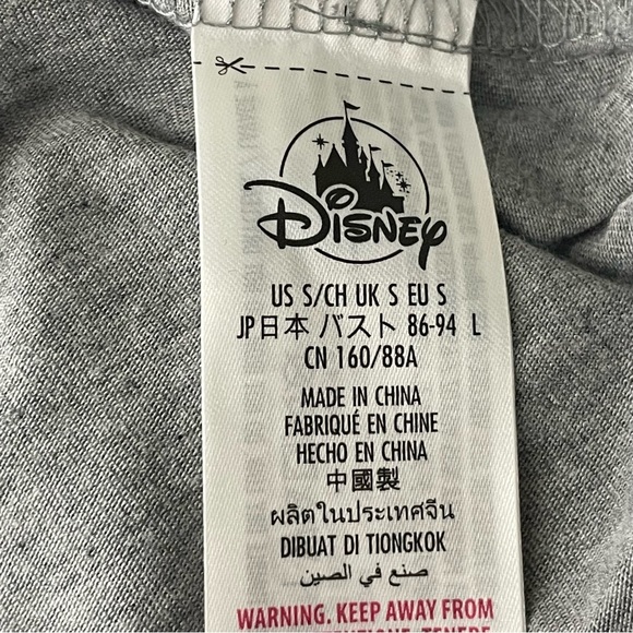 DISNEY PARKS NWT WOMEN’S ON HOLIDAY CHRISTMAS T-SHIRT GRAY GREEN RED WHITE SMALL - Picture 7 of 9